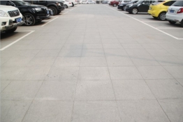 广场地面漏水不砸砖施工